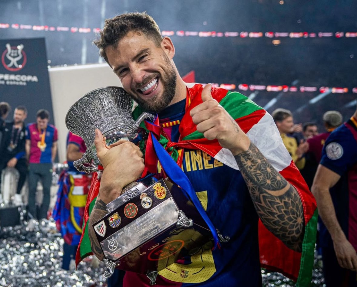 Fabrizio Romano (@fabrizioromano) on Twitter photo 🚨🔵🔴 Breaking: Iñigo Martínez could leave Barcelona with immediate effect.
Club and Spanish defender discuss terms for potential exit as there are Saudi Pro League clubs interested. 👀🇸🇦
🟡🔵 Al Nassr are keen on Iñigo if he leaves Barça, as <a href="/MatteMoretto/">Matteo Moretto</a> reports. 🚨🔵🔴 Breaking: Iñigo Martínez could leave Barcelona with immediate effect.
Club and Spanish defender discuss terms for potential exit as there are Saudi Pro League clubs interested. 👀🇸🇦
🟡🔵 Al Nassr are keen on Iñigo if he leaves Barça, as <a href="/MatteMoretto/">Matteo Moretto</a> reports.