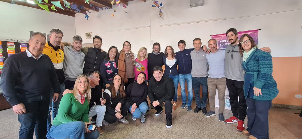 Leo Troncoso (@leot14) on Twitter photo En📍Pila, junto a Inspectoras de Educacion Física, Directores/as de CEF y de Deportes, trabajamos en la organización del Encuentro Pedagógico de la Región 17.
En la PBA 💙 la capacitación es prioridad.
<a href="/Kicillofok/">Axel Kicillof</a> <a href="/SebaWalkerInten/">Sebastián Walker Intendente</a> <a href="/AlbertoSileoni/">Alberto Sileoni</a> <a href="/pablourquizaok/">Pablo Urquiza</a> <a href="/cardozocristian/">Cristian Cardozo</a> En📍Pila, junto a Inspectoras de Educacion Física, Directores/as de CEF y de Deportes, trabajamos en la organización del Encuentro Pedagógico de la Región 17.
En la PBA 💙 la capacitación es prioridad.
<a href="/Kicillofok/">Axel Kicillof</a> <a href="/SebaWalkerInten/">Sebastián Walker Intendente</a> <a href="/AlbertoSileoni/">Alberto Sileoni</a> <a href="/pablourquizaok/">Pablo Urquiza</a> <a href="/cardozocristian/">Cristian Cardozo</a>