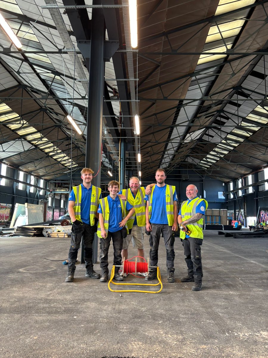 Happy Ship, thanks to team doing great job at Club De Padel new 5 court indoor site Sheffield. Power, lighting, emergency lighting and Fire Alarm design and build.