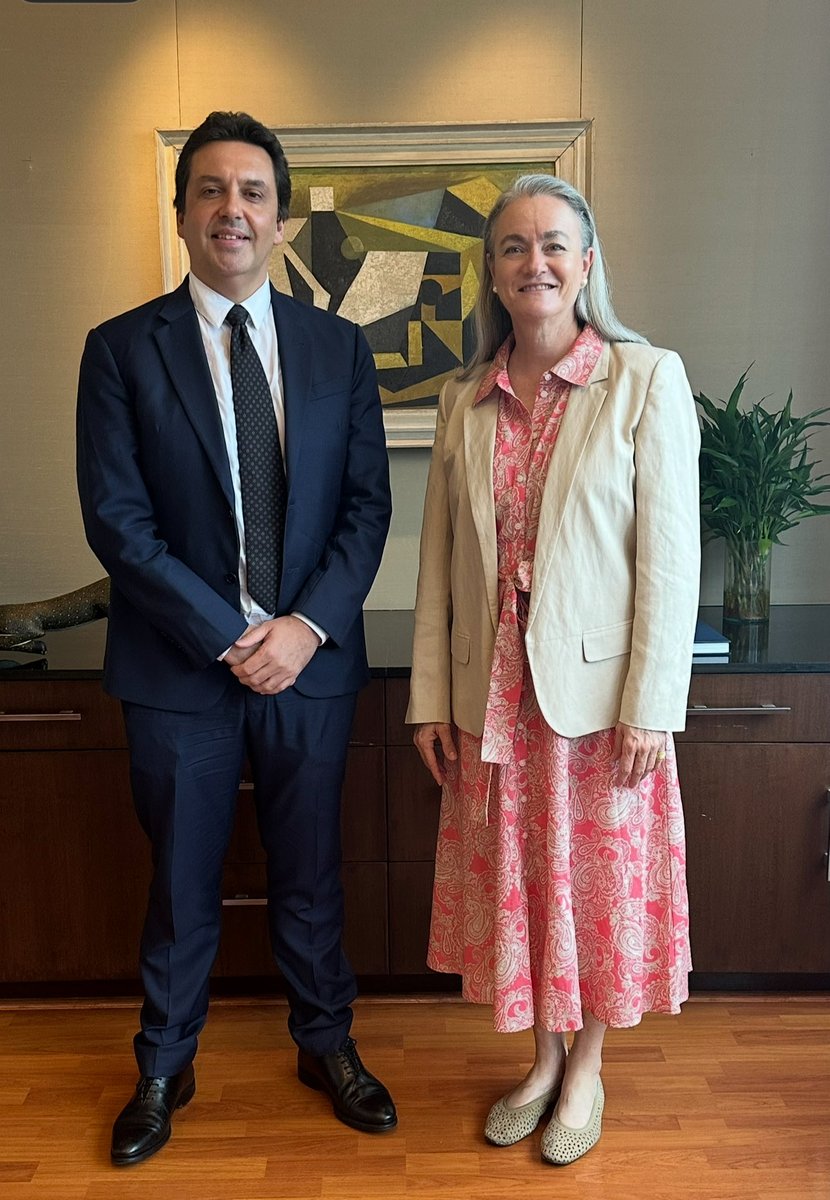 Liliana Ferrer (@lferrersilva) on Twitter photo Los abogados consultores juegan un papel esencial en la #ProtecciónConsular de nuestros connacionales, prioridad máxima de nuestra política exterior. Gracias José Herrera por tu visita <a href="/EmbaMexTai/">Embamex Tailandia</a> y por tu valiosa asesoría de siempre. <a href="/SRE_mx/">Relaciones Exteriores</a> <a href="/vcalva/">Vanessa Calva Ruiz (she/ella)</a> Los abogados consultores juegan un papel esencial en la #ProtecciónConsular de nuestros connacionales, prioridad máxima de nuestra política exterior. Gracias José Herrera por tu visita <a href="/EmbaMexTai/">Embamex Tailandia</a> y por tu valiosa asesoría de siempre. <a href="/SRE_mx/">Relaciones Exteriores</a> <a href="/vcalva/">Vanessa Calva Ruiz (she/ella)</a>