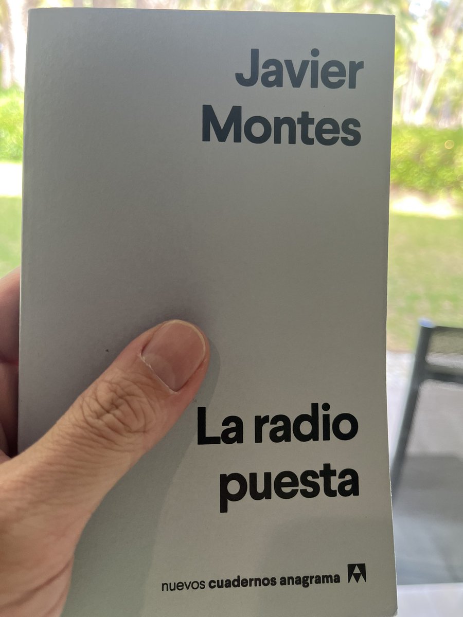 Esto de ‘La radio puesta’ de Javier Montes <a href="/AnagramaEditor/">Editorial Anagrama</a>