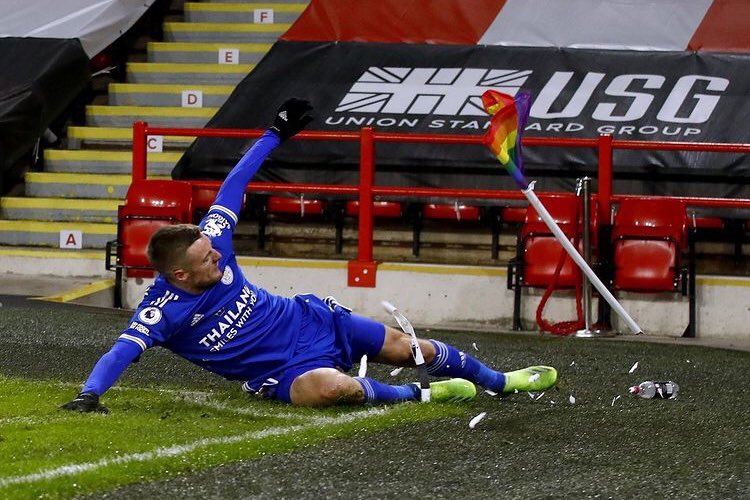 <a href="/Mercado_Ingles/">Futbol de Inglaterra</a> Pa la mierda los maricones. VAMOS A JUGAR FÚTBOL! 👏🏻💪🏻