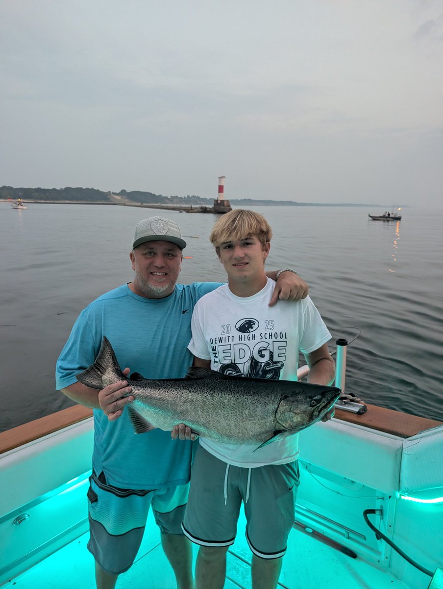 BraydenHughesQB's tweet photo. To celebrate wrapping up my off season training, I took a couple of my offensive lineman Salmon fishing. It was nice to relax, unwind and be out on the water with my guys. Taking the next three days off before the pads come on Monday. Thank you pops for putting this all together. #puremichigan #20days #timetoshowout #dewittpantherfootball
@PlayBookAthlete @baylintrujillo @CoachLaca @QBHitList @CallenBengel @BraydenJAlger @GumpertAaron @Kamden_Wilson37 @CoachWillStein @Coach_Smith @MalikGill5 @nexgenscouting