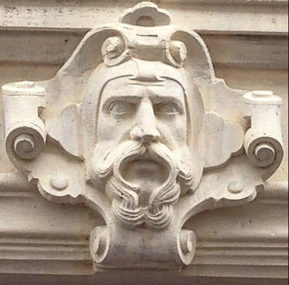 J'aime tellement les #mascarons que j'en ai pris plus de 700 en photo. Et je ne t'ai toujours pas été invité à un Dîner de C...

flickr.com/photos/mascaro…