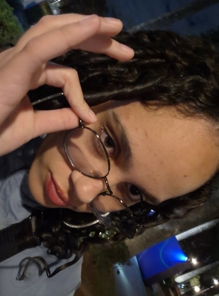 unupt1's tweet image. a gente quando serve lábios carnudos 🗣 #EXOLSelcaDay