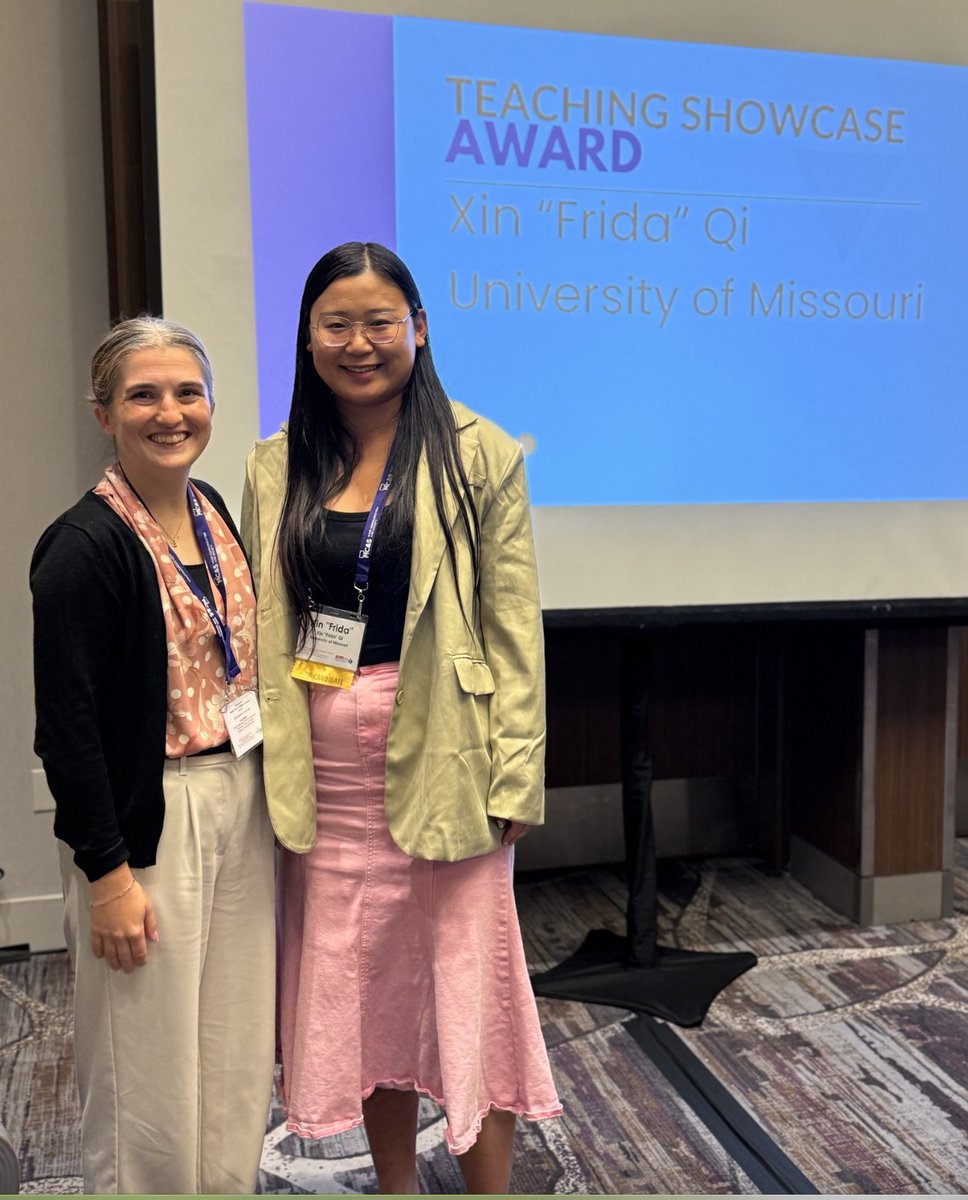 Graduate Education Commission (AEJMC) (@csgeaejmc) on Twitter photo Congratulations to <a href="/QiFrida/">Frida Qi (Xin Qi)</a> Frida Qi for her top submission to our CSGE Teaching Showcase at #AEJMC25! Congratulations to <a href="/QiFrida/">Frida Qi (Xin Qi)</a> Frida Qi for her top submission to our CSGE Teaching Showcase at #AEJMC25!