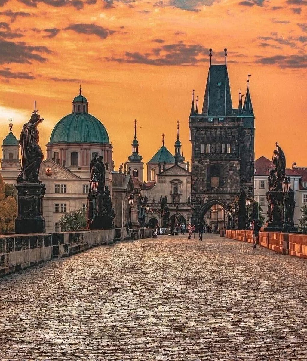 Sunset from the Charles Bridge, Prague 🇨🇿