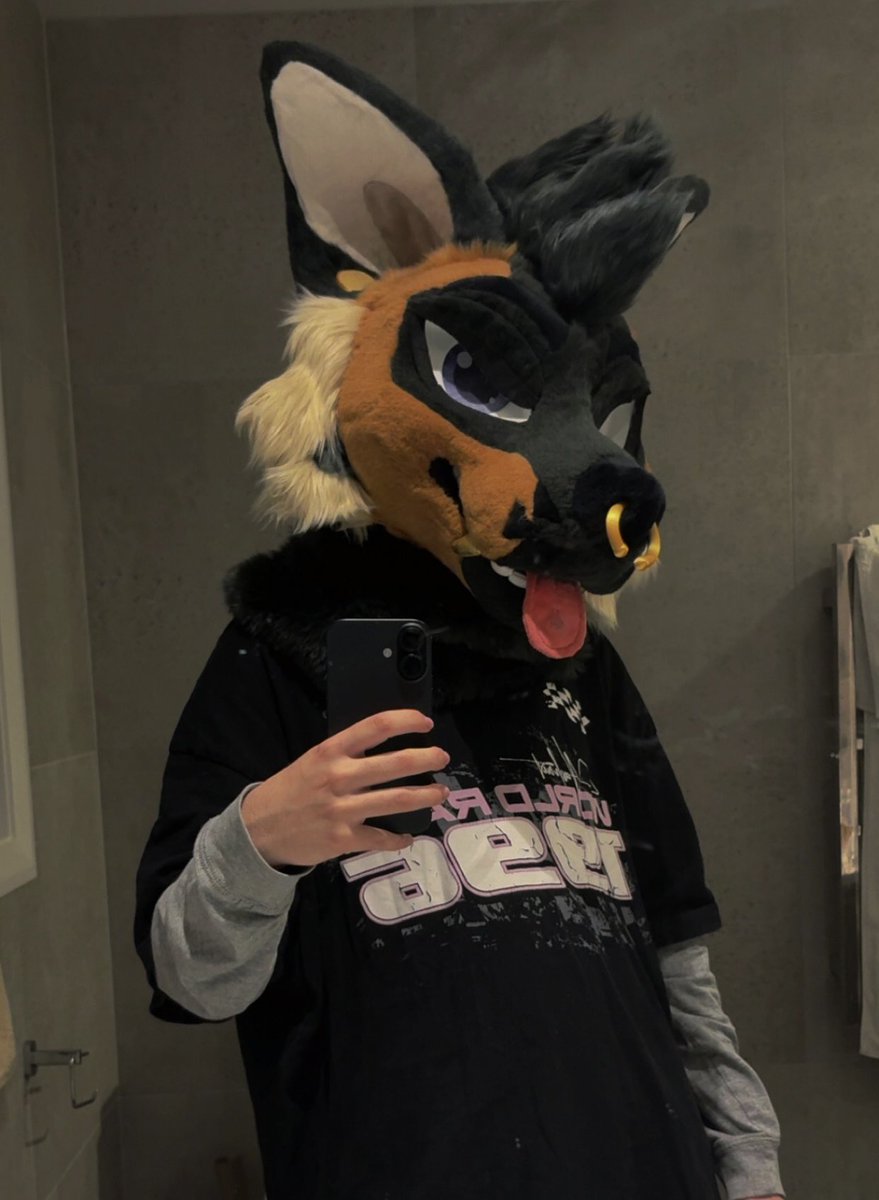 Mirror pics, my beloved 🫶