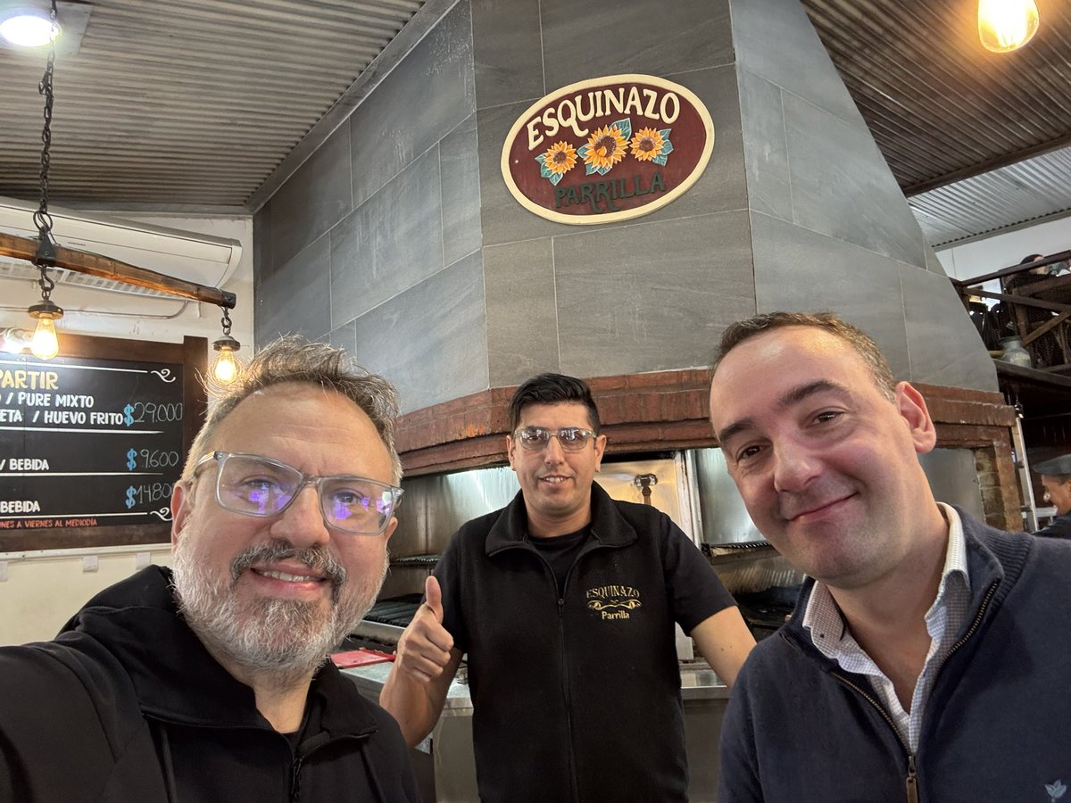 Después de lanzar la campaña bonaerense con el Presidente en La Matanza, me vine a Caseros con <a href="/franciscoadorni/">Francisco Adorni</a>, primer candidato a diputado en la 8va sección (La Plata): gran charla y unas entrañas en el #Esquinazo.