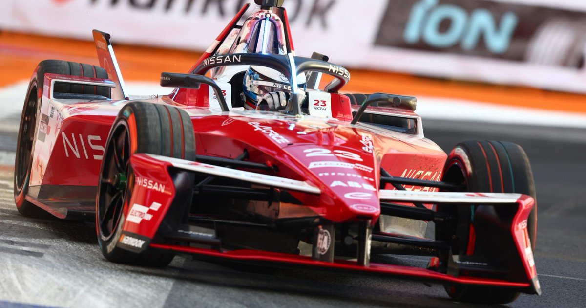 There were 89 official lead changes across Season 11 (an average of 5.6 per race). This is the lowest season total across the three Gen-3 seasons.