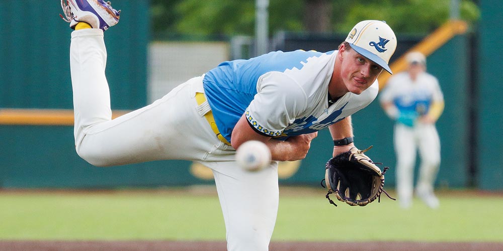 Kendall Rogers (@kendallrogers) on Twitter photo 📓⚾️NORTHWOODS NOTEBOOK📓⚾️
Some excellent content from our <a href="/PatrickEbert44/">Patrick Ebert</a>. He dives into super unique <a href="/TCU_Baseball/">TCU Baseball</a> P Kade Durnin + players from:
<a href="/UCF_Baseball/">UCF Baseball</a>
<a href="/OSUBaseball/">OSU Cowboy Baseball</a> (2X)
Check it out: d1baseball.com/summer-basebal…
<a href="/NWLbaseball/">Northwoods League Baseball</a> X <a href="/d1baseball/">D1Baseball</a> 📓⚾️NORTHWOODS NOTEBOOK📓⚾️
Some excellent content from our <a href="/PatrickEbert44/">Patrick Ebert</a>. He dives into super unique <a href="/TCU_Baseball/">TCU Baseball</a> P Kade Durnin + players from:
<a href="/UCF_Baseball/">UCF Baseball</a>
<a href="/OSUBaseball/">OSU Cowboy Baseball</a> (2X)
Check it out: d1baseball.com/summer-basebal…
<a href="/NWLbaseball/">Northwoods League Baseball</a> X <a href="/d1baseball/">D1Baseball</a>