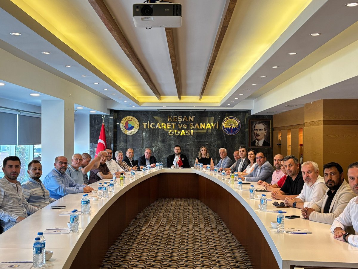 Tekirdağ Milletvekillerimiz Faik Öztrak, İlhami Özcan Aygun, Nurten Yontar, Çanakkale Milletvekilimiz İsmet Güneşhan, İl ve İlçe Örgütlerimiz ile birlikte Keşan Ticaret ve Sanayi Odası Başkanımız İsmail Şapçı ve değerli yönetim kurulu üyelerini ziyaret ettik.

Bölgemizin ekonomik