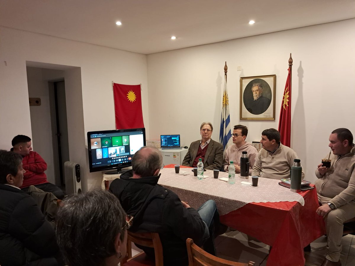 Ayer lanzamos el ciclo de charlas 2025 con un gran exposición  sobre eutanasia 💬 Gracias a <a href="/opepasquet/">Ope Pasquet</a> y <a href="/CIafigliola/">Carlos Iafigliola</a>  x compartir sus visiones, y a <a href="/leabrocha/">Leandro Brochado</a> x moderar. También al <a href="/ClubZonalE/">Club Zonal E</a> x la sede. ¡Este es el camino! 🚩🚩