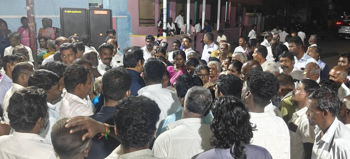 திருநெல்வேலியில் சாதி வெறியர்களால் படுகொலை செய்யப்பட்ட கவின் அவர்களுக்கு, 

அவர் பிறந்த கிராமமான தூத்துக்குடி மாவட்டம் ஆறுமுகமங்கலத்தில் புதிய தமிழகம் கட்சியின் சார்பாக இரங்கல் கூட்டம் நடைபெற்றது.!