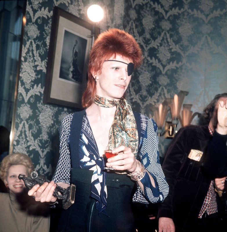 David Bowie Glamour tweet media