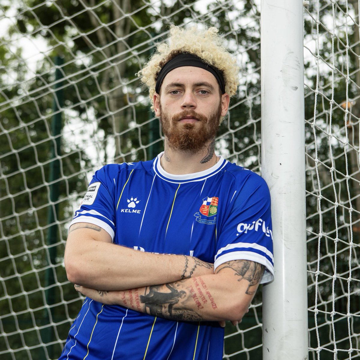 ✍️ WELCOME, NATHAN YOUNG-COOMBES!!

📝 We are delighted to announce the signing of 22-year-old forward Nathan Young-Coombes on a short-term agreement!

Full story here: wealdstone-fc.com/post/welcome-t…