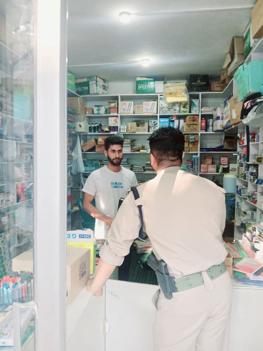 Kupwara Police conducted searches across bookshops to enforce a ban on ~25 secessionist publications promoting extremist ideologies. Action follows intel on literature radicalizing youth, glorifying terrorism &amp; spreading false narratives. #KupwaraPolice #sspkupwara