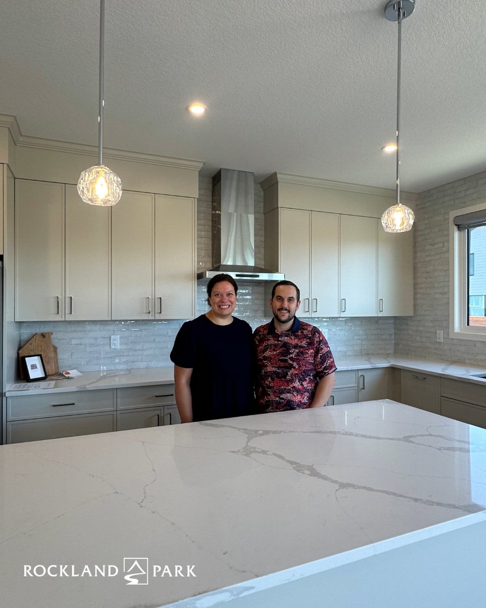 It's Possession Day!✨ 

We're honoured to be part of your journey &amp; grateful you chose us to bring your vision to life. Here’s to new beginnings &amp; a place you’ll love to grow in🏠

#CedarglenHomes #YourCedarglenHome #NewHomesYYC #RocklandParkYYC #LivingstonYYC #LoganLandingYYC