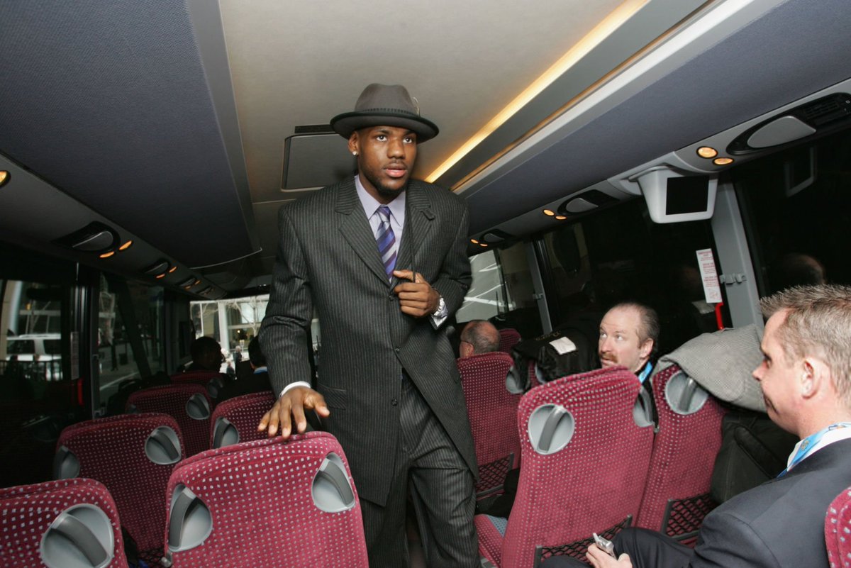 LeBron heads to the 54th NBA All-Star Game during the 2005 All-Star Weekend at Denver .

🤵🏾‍♂️🎩