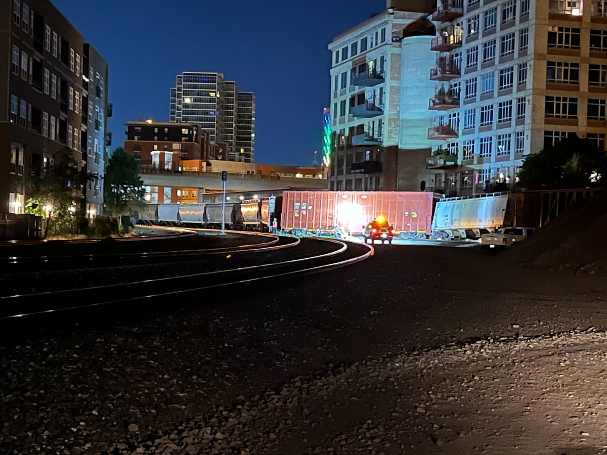 SMARTLocal202's tweet image. Not 72 hours after a BNSF Derailment in Denver Yard left a railroader amputated, Union Pacifc Derails outside their Denver Yard on the main line no injuries reported!#railsafety #nomerger @SMARTunionTD @9NEWS @denverpost @BLET @UnionPacific @BNSFRailway @ColoradoDOT