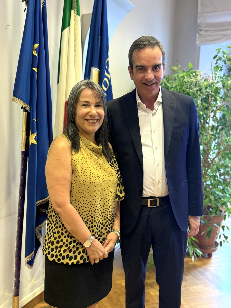 Ho ringraziato personalmente l’ambasciatrice di Cuba in Italia, Mirta Granda Averhoff, per il grande contributo dei medici cubani negli ospedali calabresi.
Professionalità, umanità e dedizione che stanno facendo la differenza.