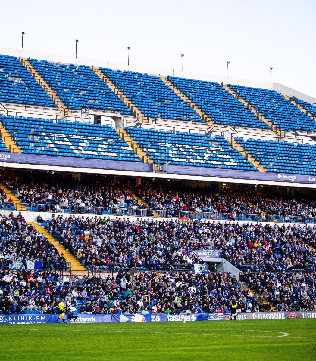 🏟️ El comunicado del #HérculesCF me deja algunas dudas.

¿Cuánto dinero se va a invertir? ¿qué zonas del estadio van a ser intervenidas? 

🤨 ¿Paripé para salir del paso ante la críticas o mera coincidencia y de verdad se van a hacer cosas? Veremos, en 24 días empieza la liga.