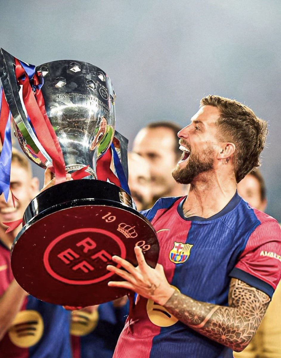 Llega gratis. Da un rendimiento top Mundial sin tu esperarlo, en el contrato le concediste la posibilidad de irse gratis a un club de Arabia si él quería. Se termina yendo gratis y libera 12-14 millones de Fair Play. 

Ambos hemos salido ganando, jode no sacar dinero pero me