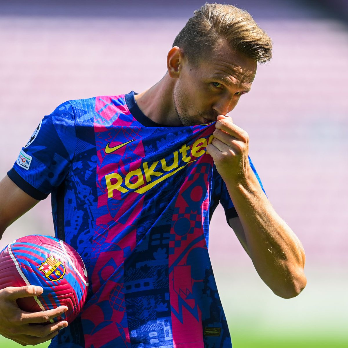 EL_President_'s tweet image. - وينضم قلب الاسد اينيغو مارتينيز الى قائمة اللاعبين المحبوبين الذين وصلوا بهدوء ورحلوا من الباب الكبير تاركين خلفهم ذكريات ومحبة لاتنسى