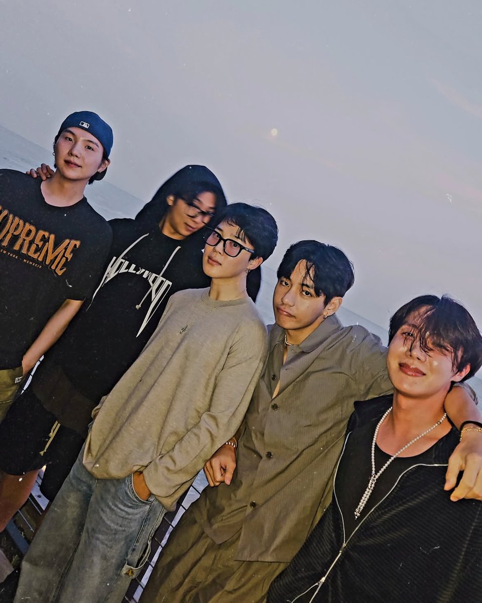 annezinha_7 ~ ARIRANG tweet media