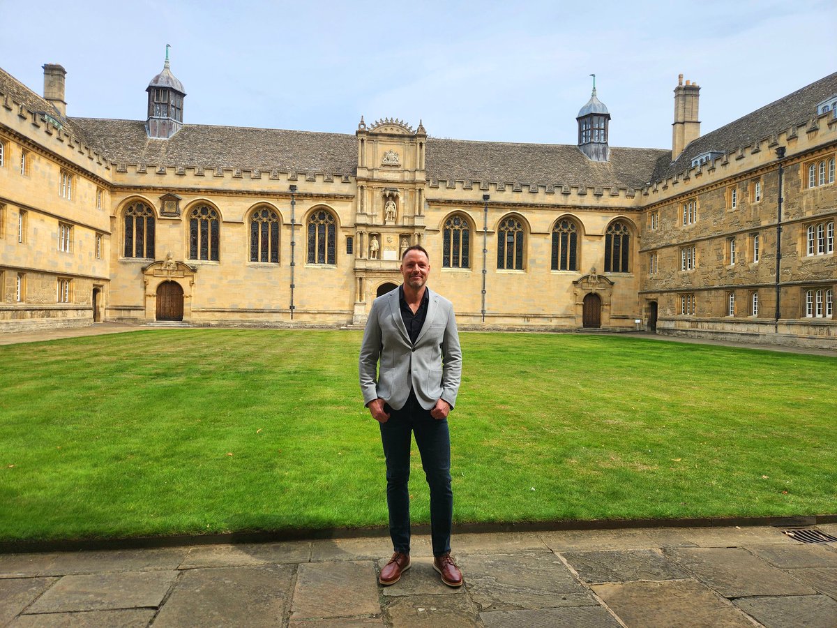 Cyril C. Grueter tweet media