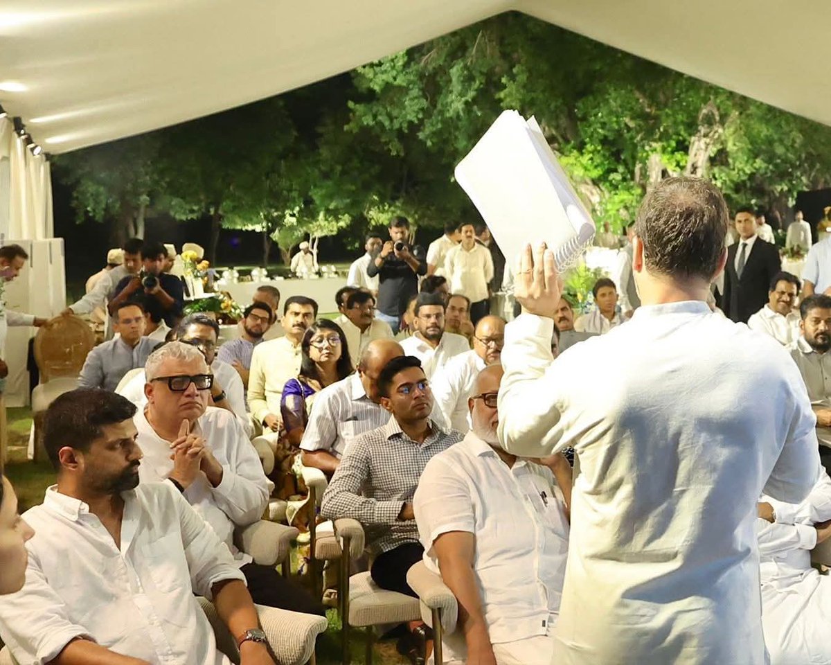 mmkhqofficial's tweet image. டெல்லியில் மக்களவை எதிர்க்கட்சித் தலைவர் திரு.ராகுல் காந்தி அவர்கள் இல்லத்தில் INDIA கூட்டணி கட்சிகளின்  ஆலோசனை கூட்டத்தில் மமக பொதுச்செயலாளர் ப.அப்துல் சமது MLA கலந்து கொண்டார்கள்.

#mmkitwing #abdulsamadmla #RahulGandhi #Congress  #INDIAAlliance

facebook.com/share/p/1GKSBV…