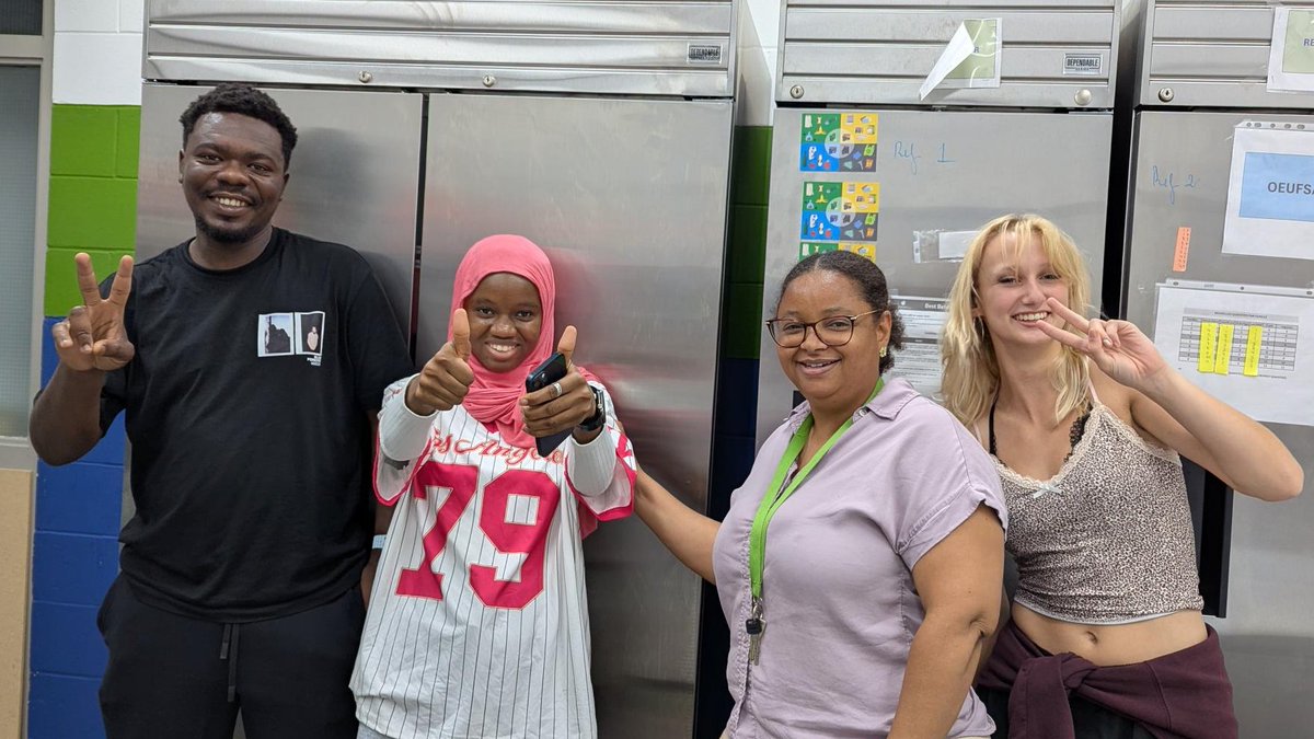CRCBV - LCRC / Basse-Ville - Lowertown (@crcbv) on Twitter photo Wooo hooo! Awesome new fridge for our Food bank!
Wooo hooo ! De superbes nouveaux frigos pour notre banque alimentaire ! Wooo hooo! Awesome new fridge for our Food bank!
Wooo hooo ! De superbes nouveaux frigos pour notre banque alimentaire !
