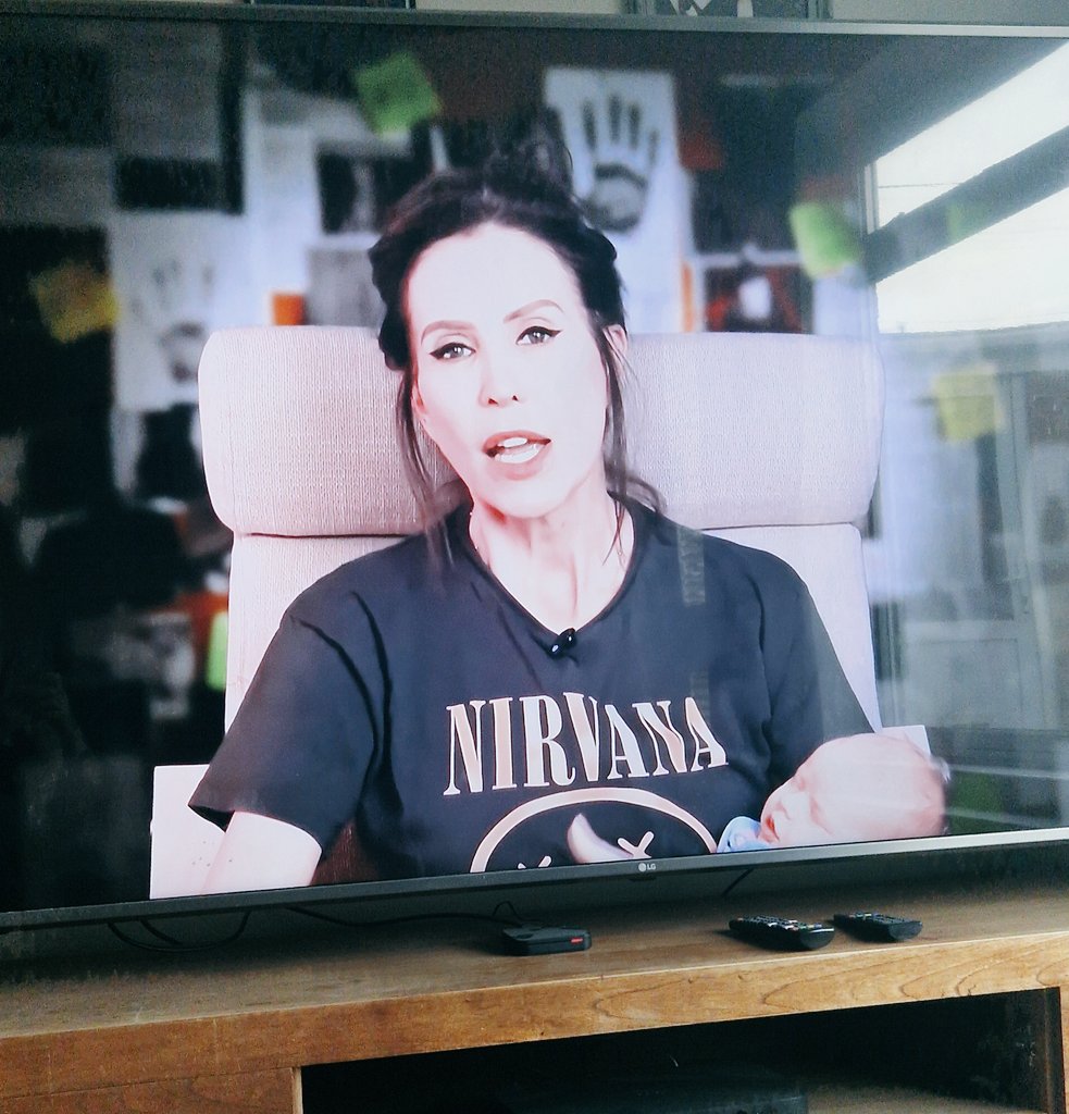 Watching my favourite True Crime Queen <a href="/emmakennytv/">Emma Kenny</a> and so lovely seeing and hearing little Ella at the bottom of the screen.❤️ xxx