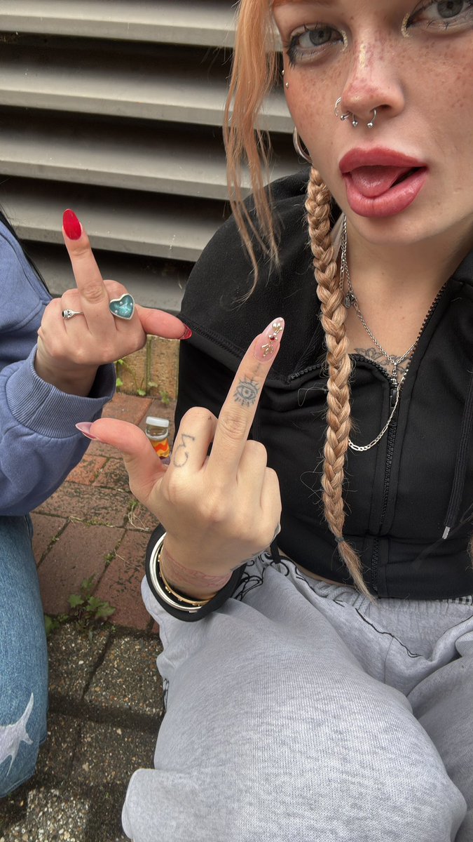 Spoons pig / pigs where are you ??
Me and my friends need drinks 

Wetherspoon wetherspoons spoonspig paypig drinks findomme findom cashcow uk London