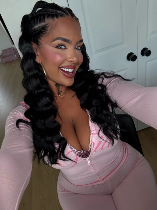 Watch sugarboobs🍩's leaked NSFW photo on TwXstars