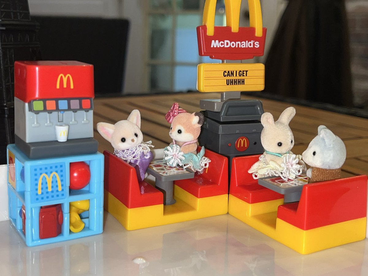 anyway look at my tiny mcdonald’s