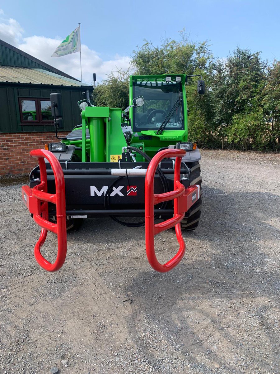 Agriscopeltd's tweet photo. Here is a new MX Bale squeeze, ready for its new home. If you are in the market for one of these or want to know more, please give us a call.
#Agriscope #balesqueeze https://t.co/H7Rl5phdV8