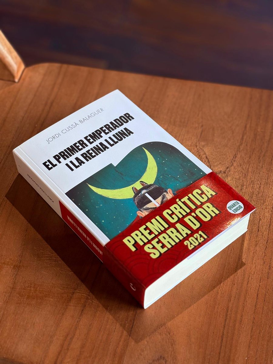 ‘El primer emperador i la reina Lluna’ és l'últim projecte novel·lístic de Jordi Cussà, l'apoteosi de l'aventura narrativa i la millor manera de saber per què era un narrador d'un altre planeta.