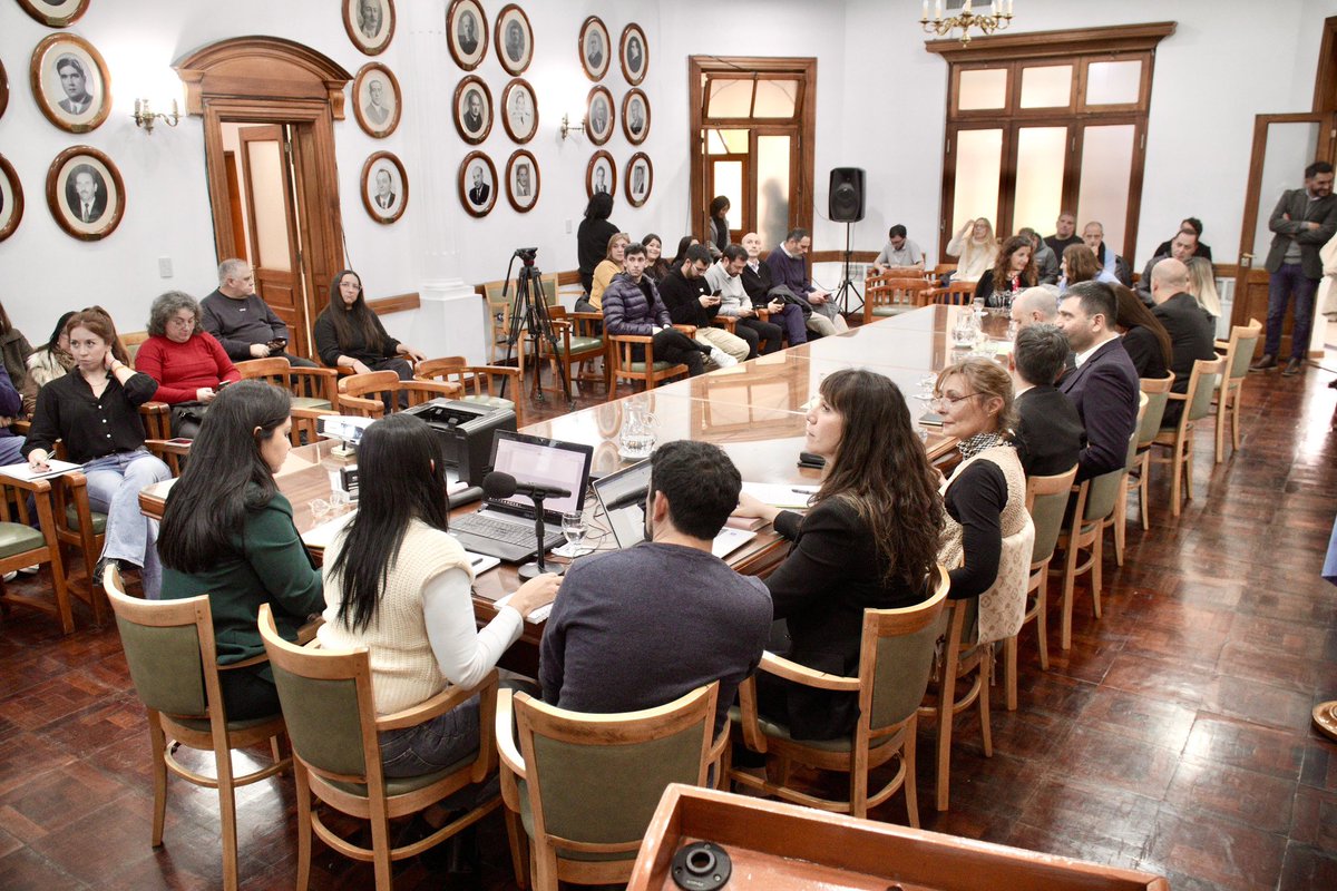 OBRAS QUE TRANSFORMAN

Acompañamos la apertura de sobres de una obra fundamental en el Alto Neuquén: defensa sobre el río Neuquén - Nueva hostería en Manzano Amargo.
Esta obra no solo protege, sino que también genera empleo y fortalece el turismo.