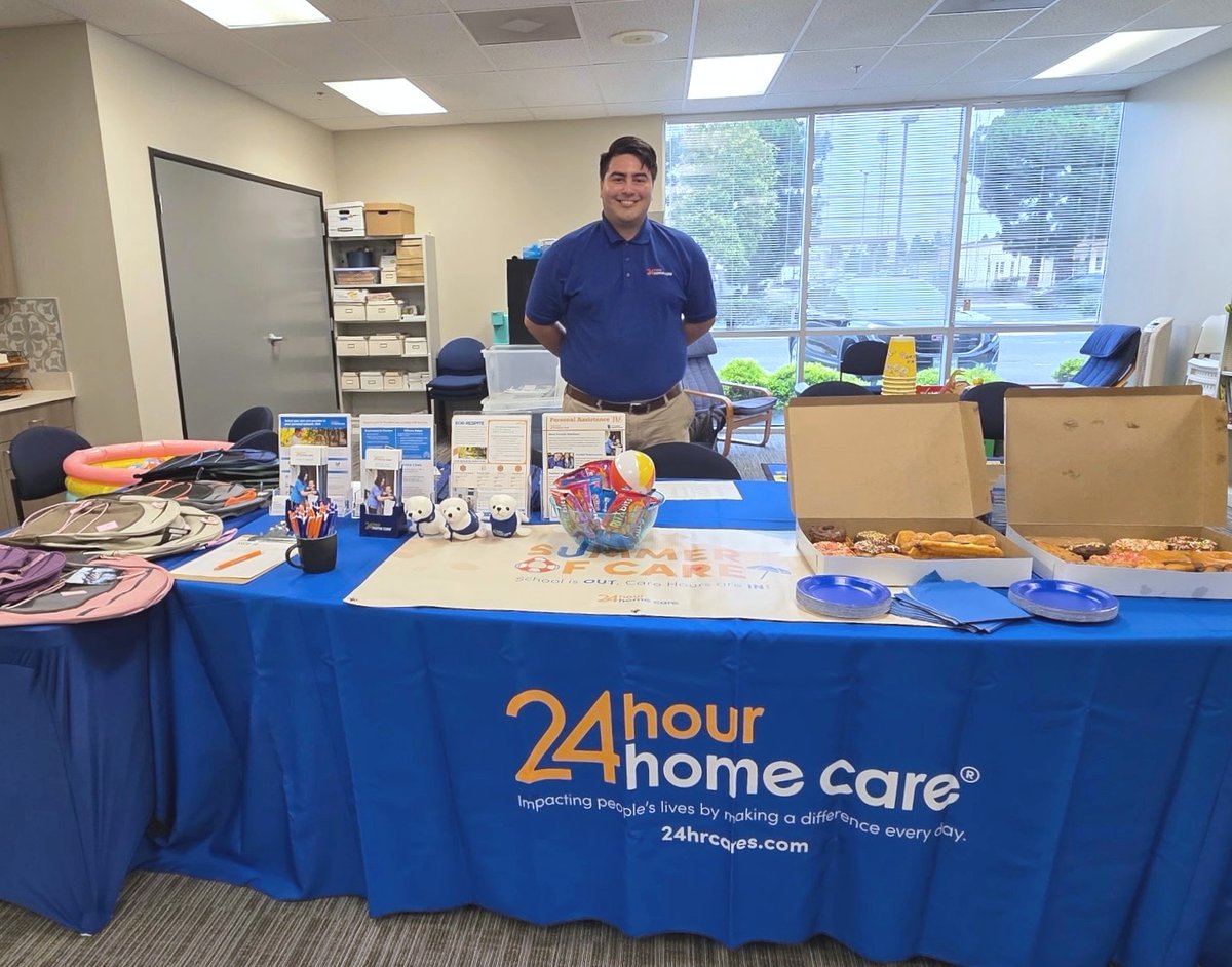 24HrHomeCare's tweet image. ☀️ Summer is in full swing, and so is our care!

We had a blast handing out backpacks at TCRC’s Santa Maria Branch—supporting families as they gear up for back-to-school season. 💙🎒

#HeartOfCare #BackToSchool #TCRC #CommunitySupport