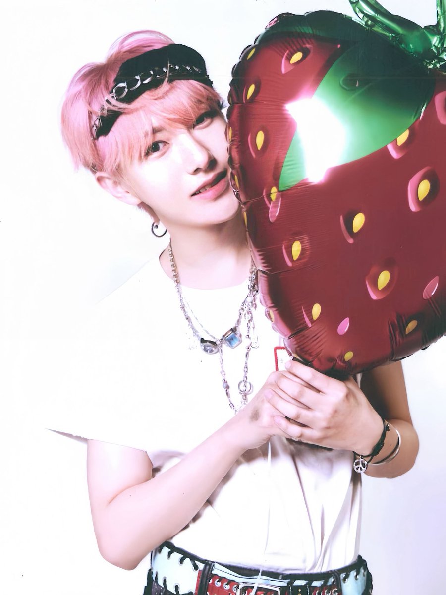 you like that man cause he looks like a girl