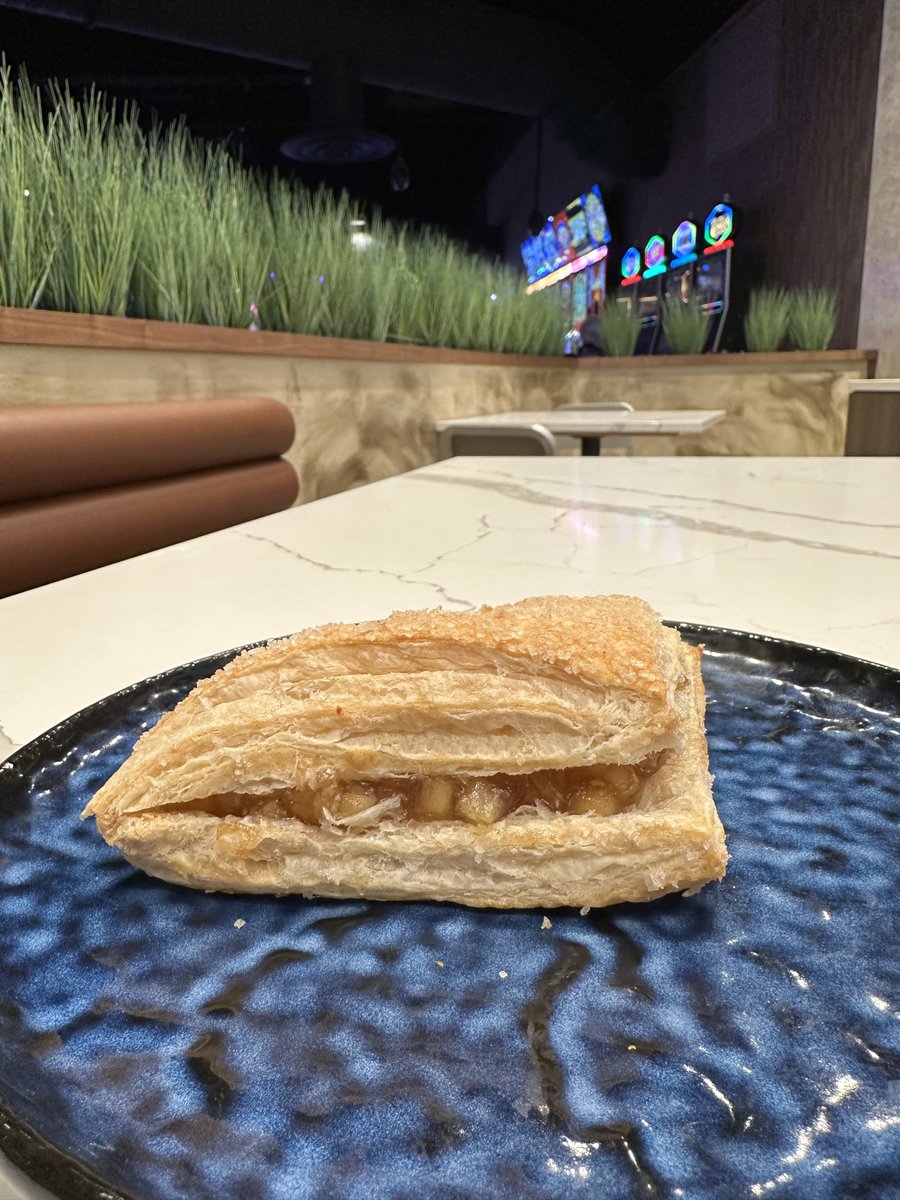 Here’s a look at some of our favorite fall treats from last year 🍂🍰 What should make a comeback?