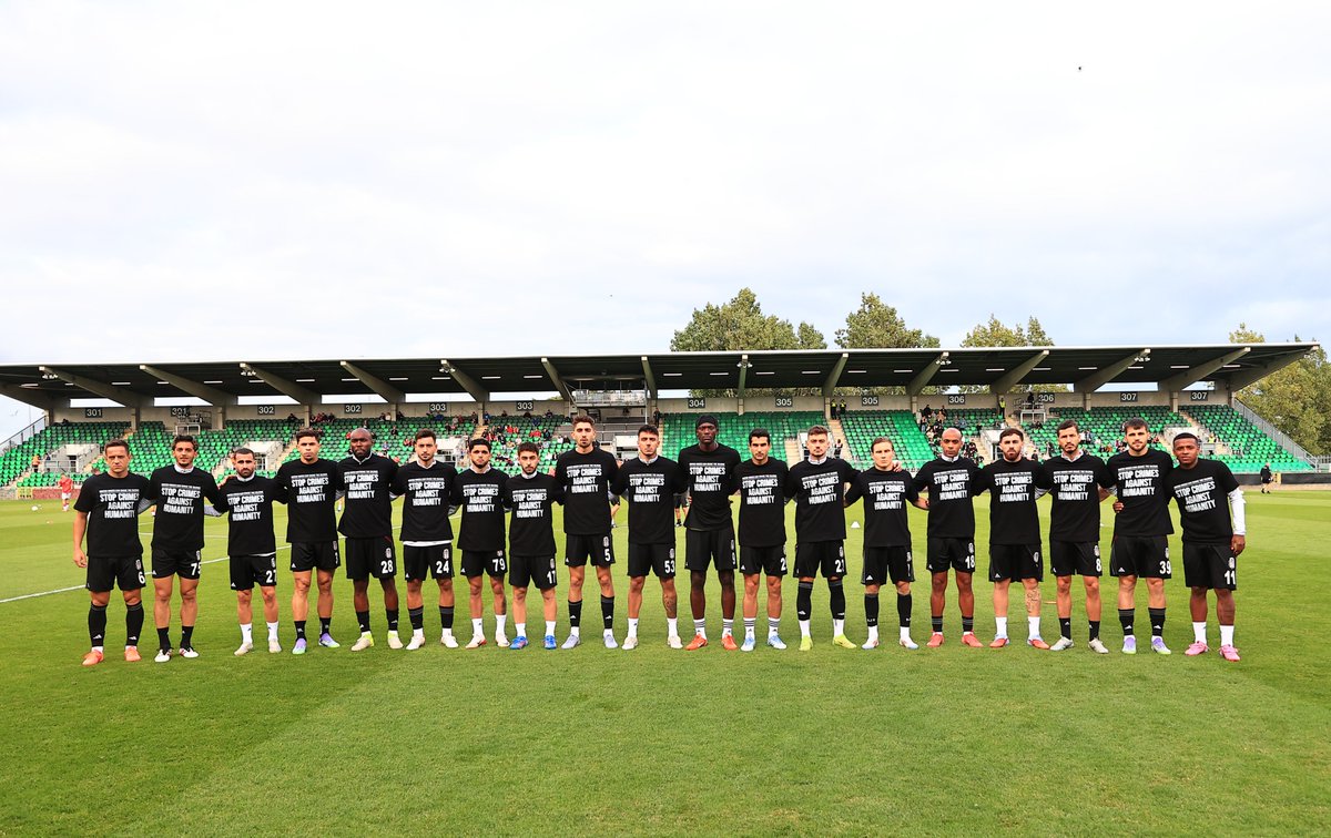 Besiktas's tweet image. Masumların, mazlumların kanı daha fazla akmasın!

“İnsanlığa karşı işlenen suçlara son verin”