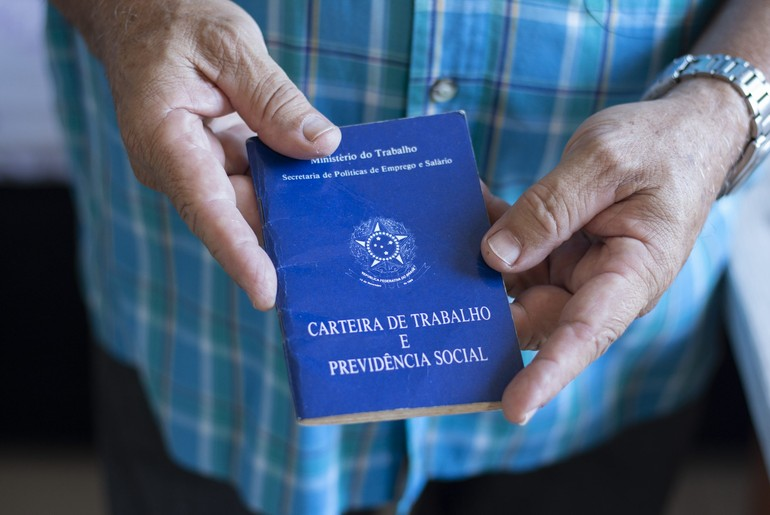 portala8se's tweet photo. Fundat divulga novas vagas de emprego nesta quinta-feira (7). Os interessados em candidatar-se às vagas precisam se cadastrar ou atualizar o currículo na sede da Fundat.

Divulgação: Portal A8SE https://t.co/NmG2KmlwVj