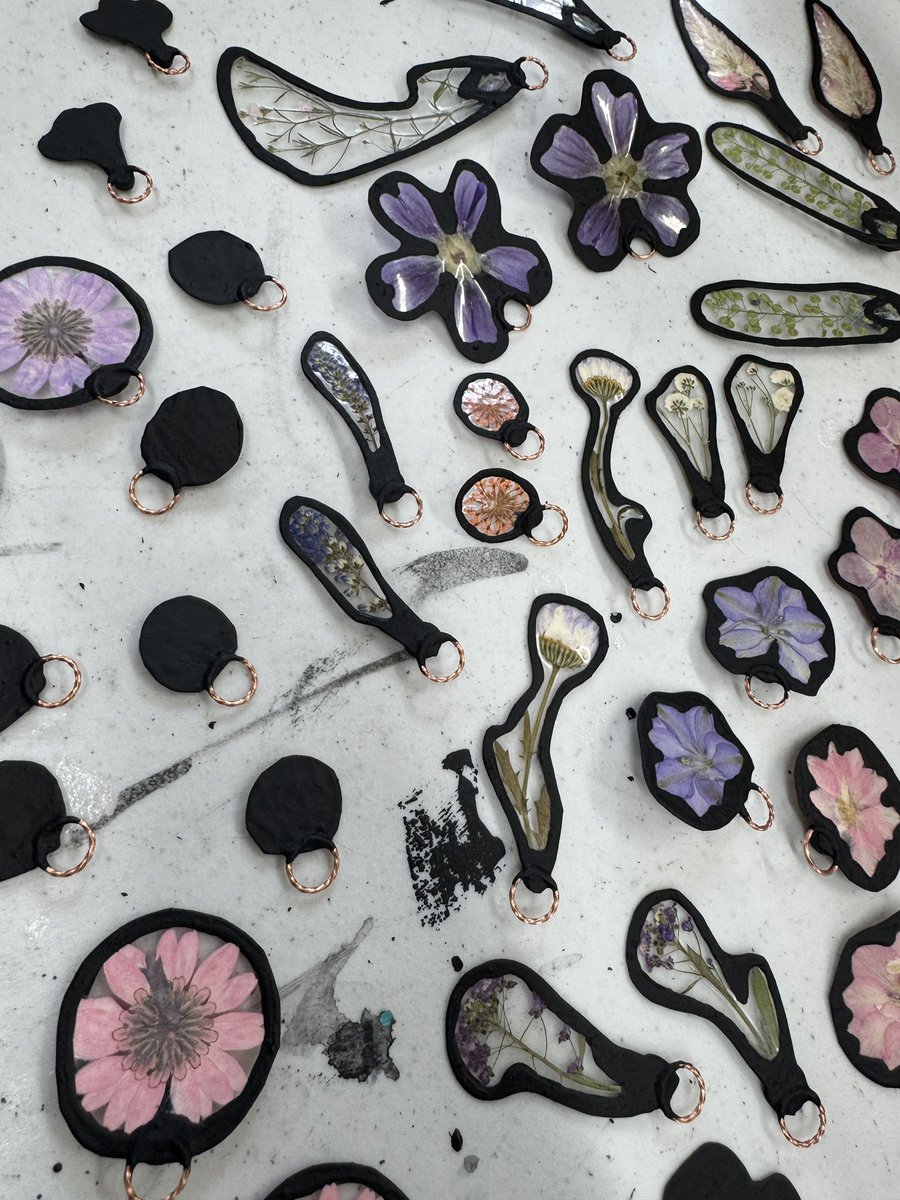 Garden of Eden 

New collection in the making! Coming to you on August 22nd! Save the date! Made with real dried flowers!

Copperashes.com