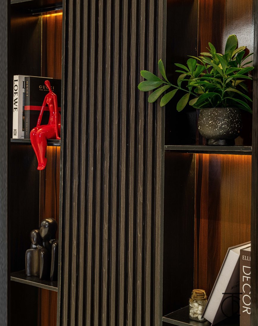 encer_hq's tweet image. Drawing inspiration from structural pillars and Nsibidi symbols, we created a new logo that is both contemporary and symbolic. The forms subtly echo the letters of the brand name, while also paying tribute to the visual language of strength and cultural identity.