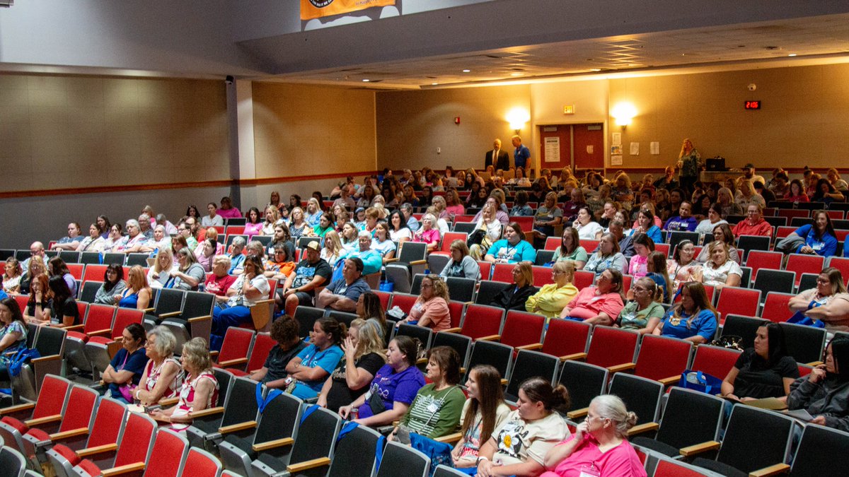 theHoller tweet media