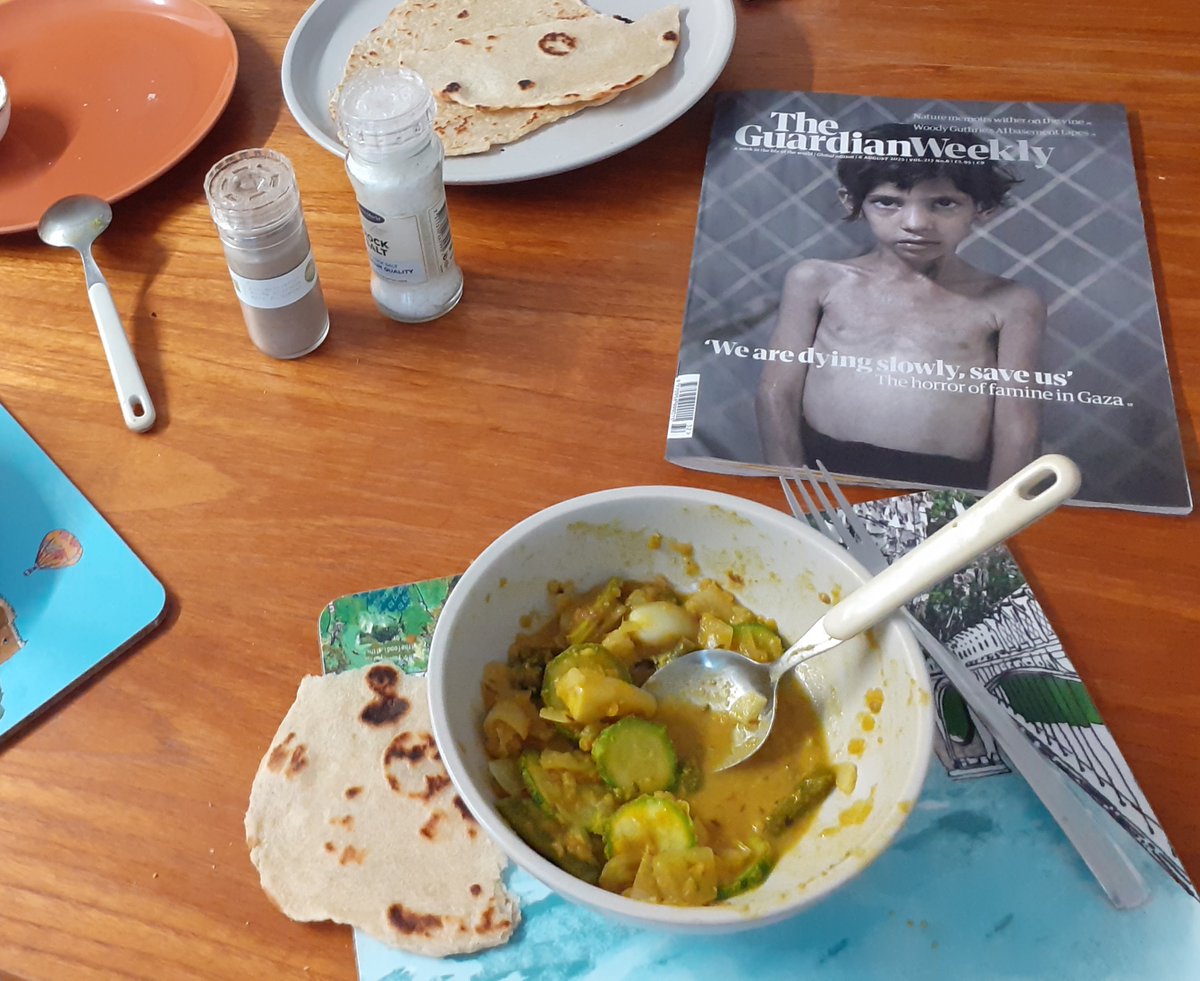 Well done <a href="/guardian/">The Guardian</a>, your Weekly has again a very gripping image. If only I could share the remaining chapatti &amp; curry with this hungry kid #gaza #famine #helpless