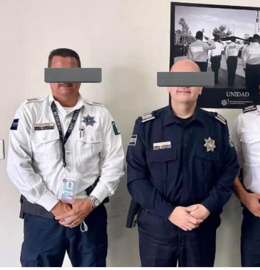 ⚠️Estoy en condiciones de confirmar que el ex comisario de Hermosillo, Manuel Emilio Hoyos, está detenido. Su casa desde las primeras horas de este jueves es cateada por elementos de la <a href="/Amicsonora/">AMIC Sonora</a> de la <a href="/fgjesonora/">Fiscalía de Sonora</a>