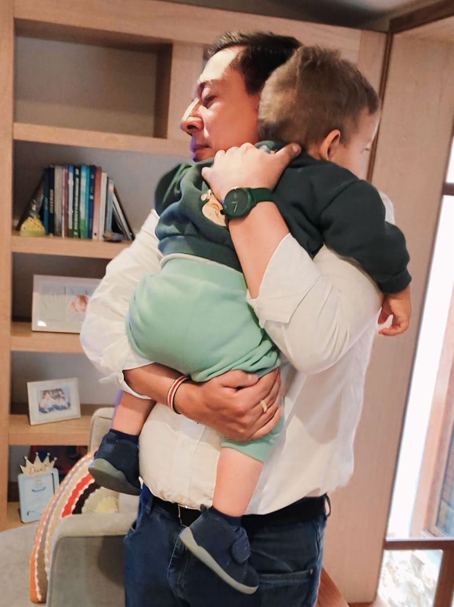 Una pausa en el camino a Paipa para tomar fuerzas y seguir adelante… y no hay nada mejor que el abrazo y el amor de Benji.